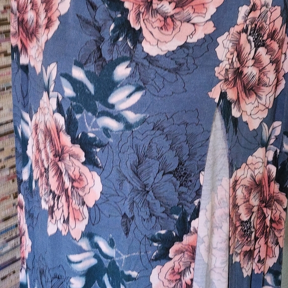 Charlotte Russe Blue Floral Maxi Skirt Small. - Picture 7 of 9